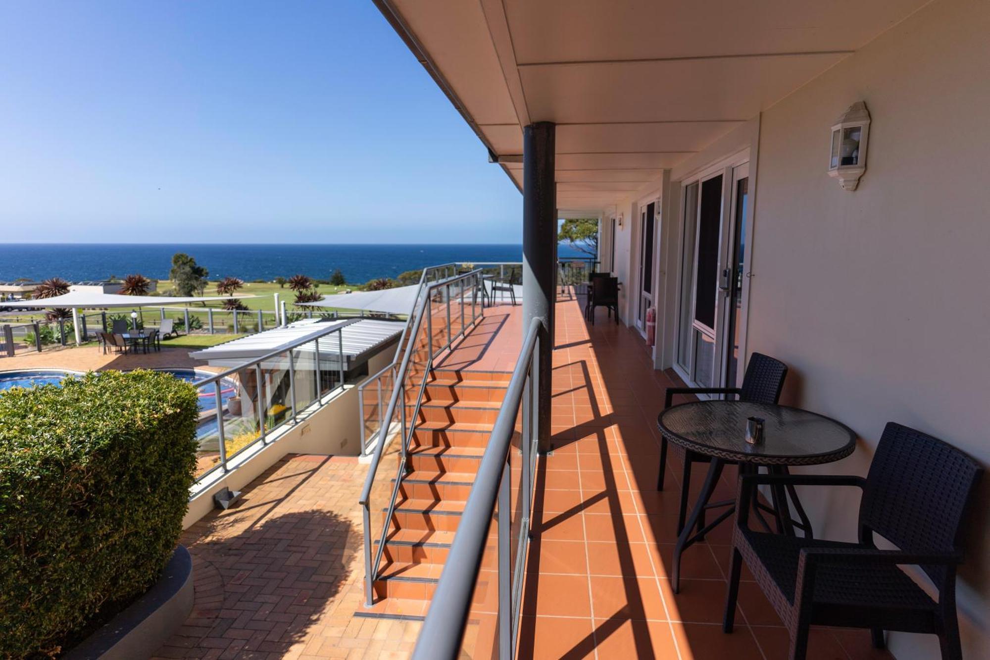 Amooran Oceanside Apartments And Motel Narooma Eksteriør billede